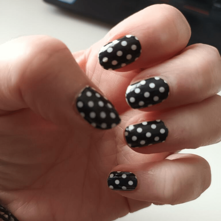 Holy Grail Nail Non-UV Nail Wraps Polka Dot Black - Holy Classics (Non-UV Nail Wraps)